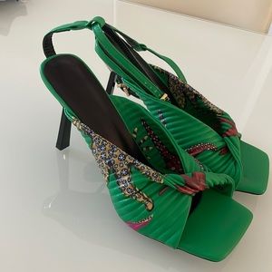 Green leather sandals. ‼️THIS LIST WILL BE DELETED SOON‼️